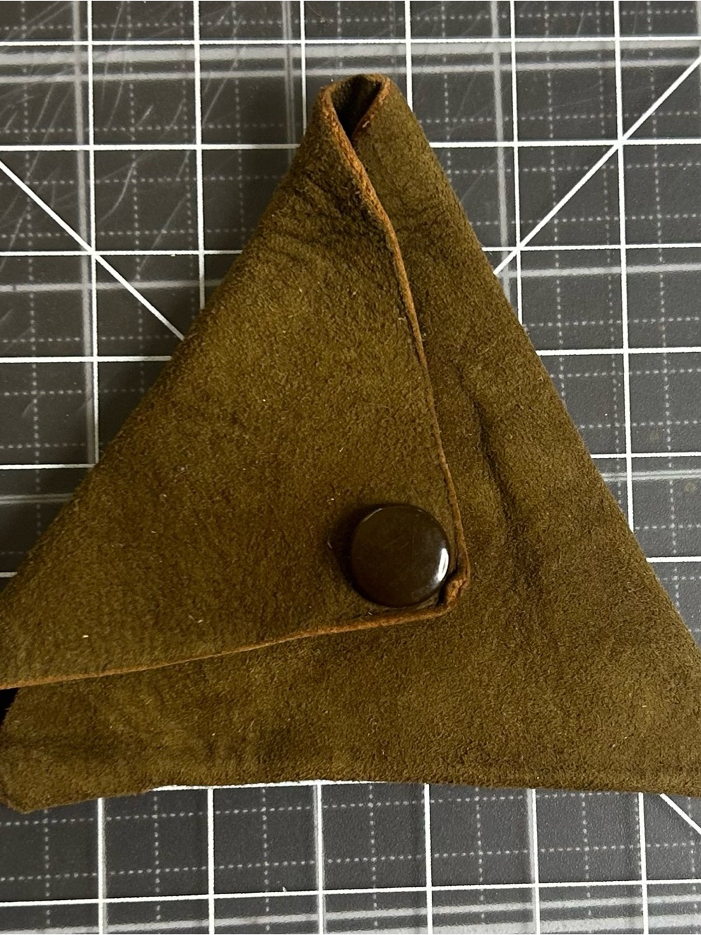 Vintage Handmade Suede Triangular Coin Pouch with Snap Button Closure - Picture 8 of 9